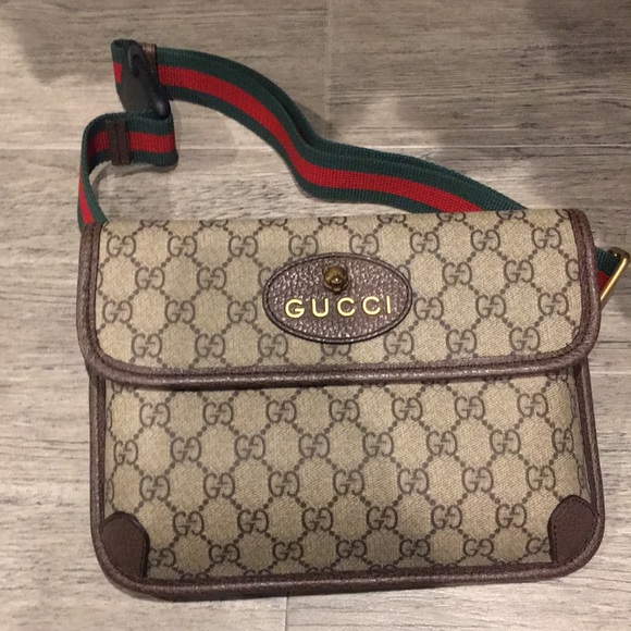 Gucci Handbags - Gucci fanny pack